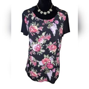 4 For $25 Adele & May beautiful blouse size M